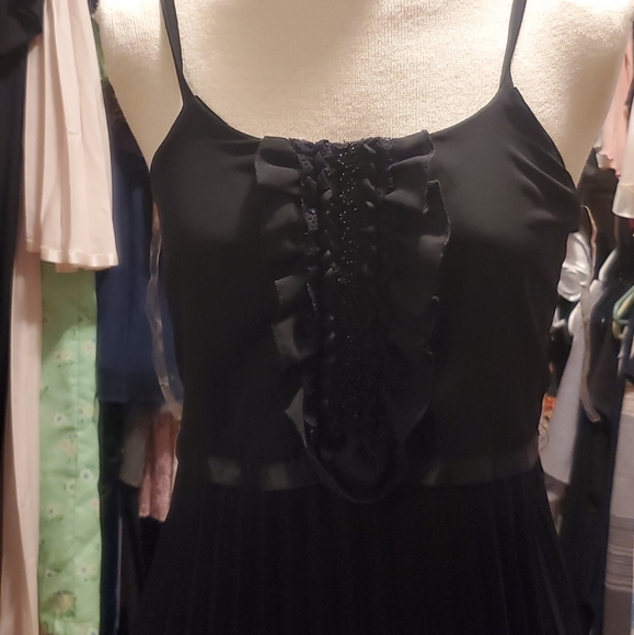BLACK JOYCELESLIE DRESS SIZE SMALL - Picture 3 of 4
